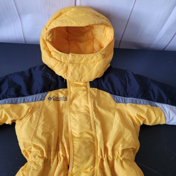 Columbia Kids Winter Jacket, Unisex 2T, Yellow, Removable Hood, Zipper Pockets - Picture 4 of 8